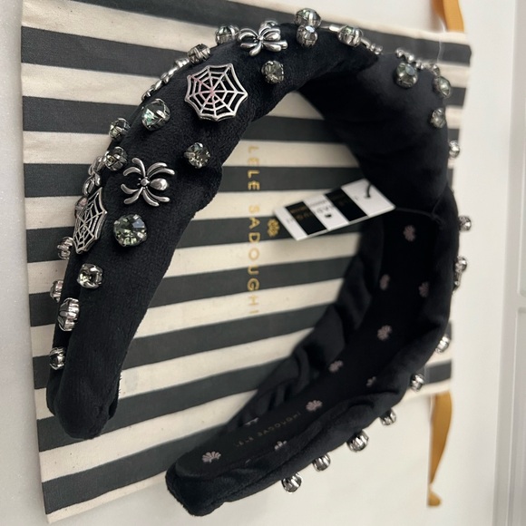 LELE SADOUGHI JET CRYSTAL HALLOWEEN SPIDER COBWEB KNOTTED HEADBAND NWT - Picture 6 of 9
